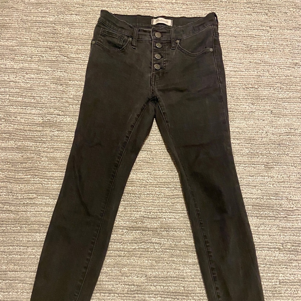Like new Madewell 9” high rise skinny, black jeans, distressed bottoms, size 25P